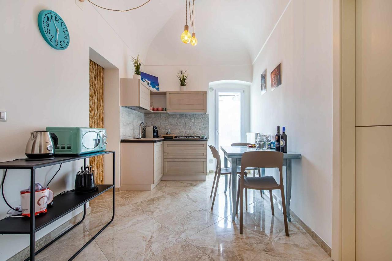 Zephir Apartments Бриндизи Экстерьер фото